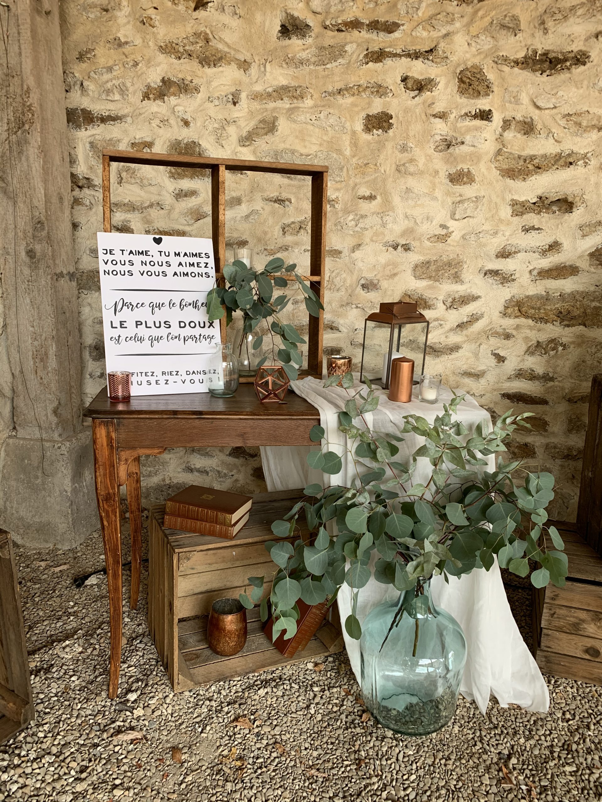 Table en bois vintage